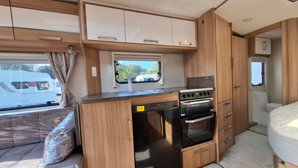 Lunar Lexon Fixed Bed 4 Berth Caravan 396031111