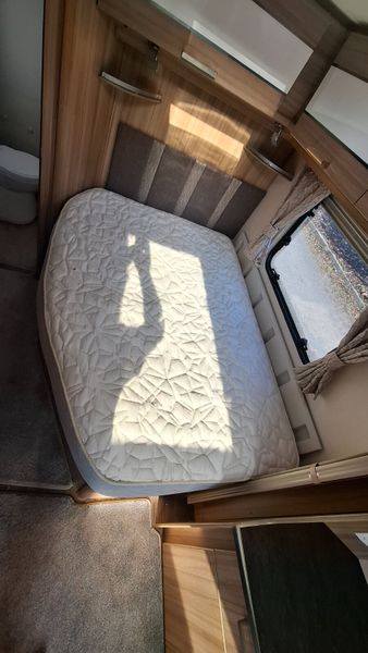 Lunar Lexon Fixed Bed 4 Berth Caravan 396031113