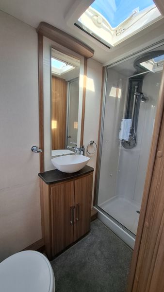 Lunar Lexon Fixed Bed 4 Berth Caravan 396031117
