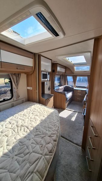Lunar Lexon Fixed Bed 4 Berth Caravan 396031120
