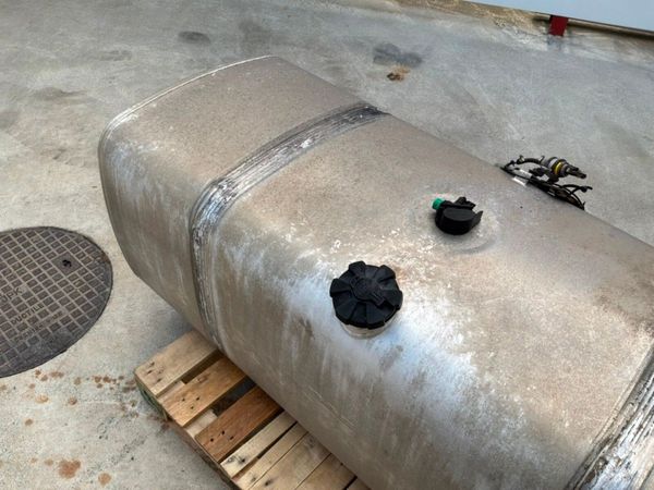 DAF XF 620 litre aluminium fuel tank. 396151859