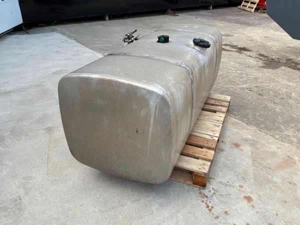 DAF XF 620 litre aluminium fuel tank. 396151861