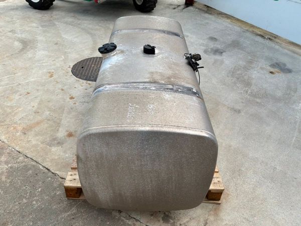 DAF XF 620 litre aluminium fuel tank. 396151865