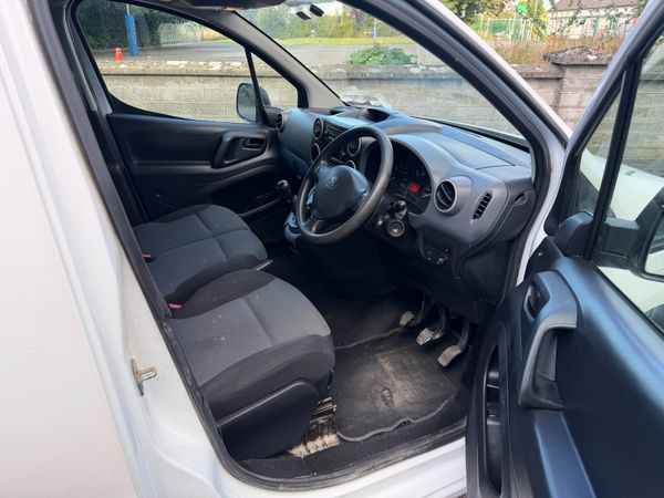 Peugeot Partner 2018 396260052