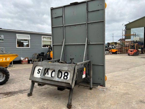 Acklea c2043 mobile billboard / Motorway safety si 396295243