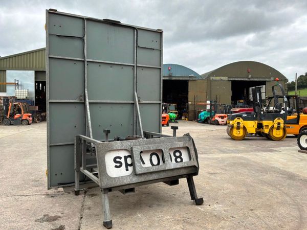 Acklea c2043 mobile billboard / Motorway safety si 396295244