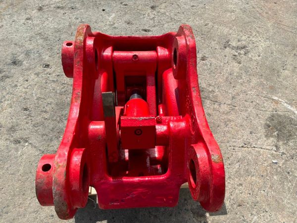 Double locking hydraulic quick hitch...90mm pins.. 396214342
