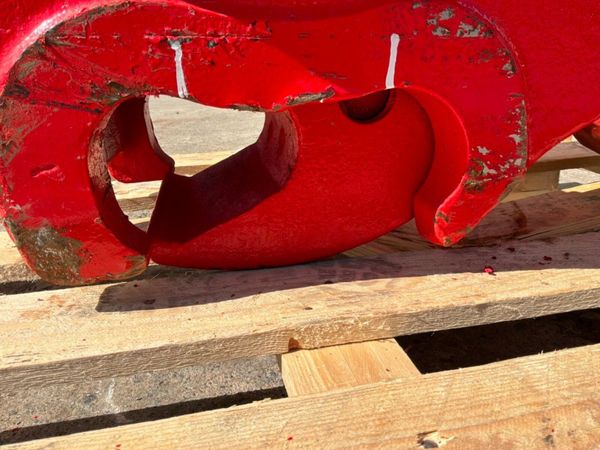 Double locking hydraulic quick hitch...90mm pins.. 396214351