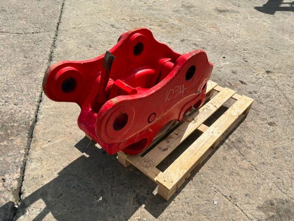 Double locking hydraulic quick hitch...90mm pins.. 396214364