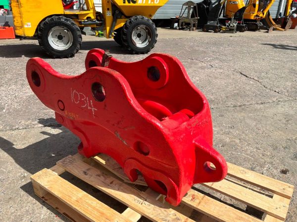 Double locking hydraulic quick hitch...90mm pins.. 396214337