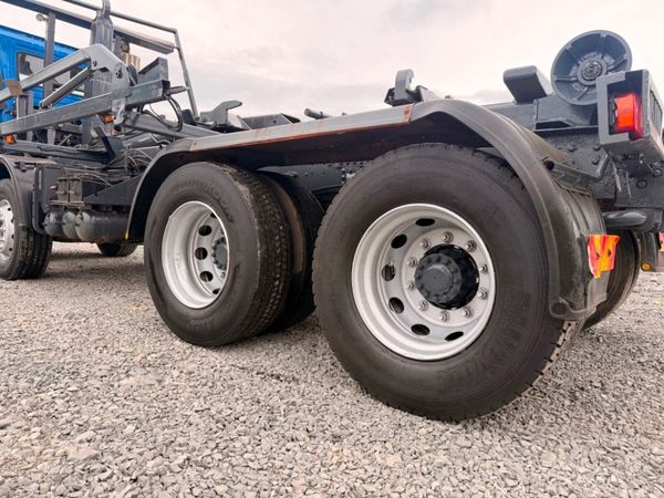 Volvo FM 2009 Volvo FM 450 bhp 13 Litre hook loade 396348608