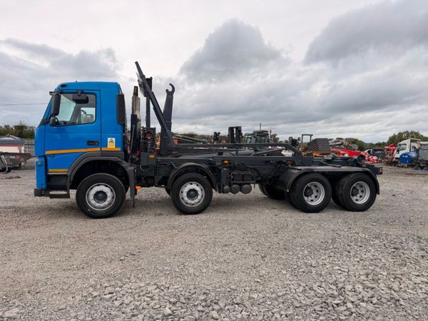 Volvo FM 2009 Volvo FM 450 bhp 13 Litre hook loade 396348611