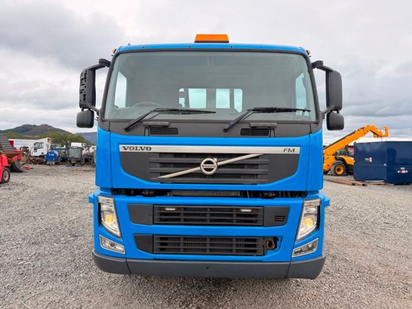 Volvo FM 2009 Volvo FM 450 bhp 13 Litre hook loade 396348615