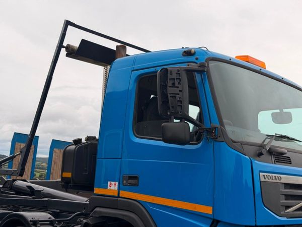 Volvo FM 2009 Volvo FM 450 bhp 13 Litre hook loade 396348630