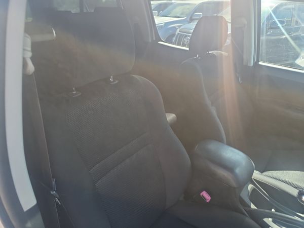 Toyota Hilux 3.0 D4D Invincible 396310254