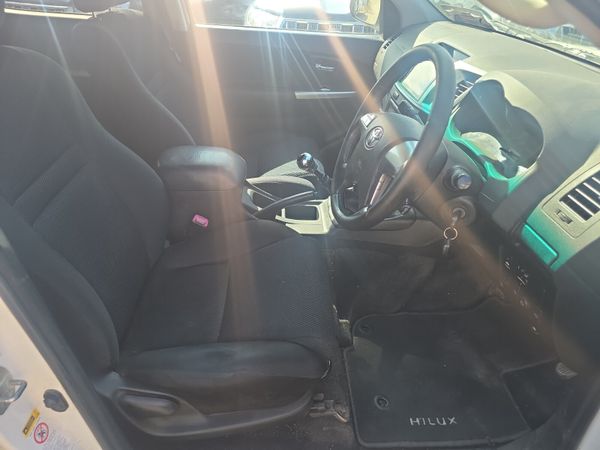 Toyota Hilux 3.0 D4D Invincible 396310255