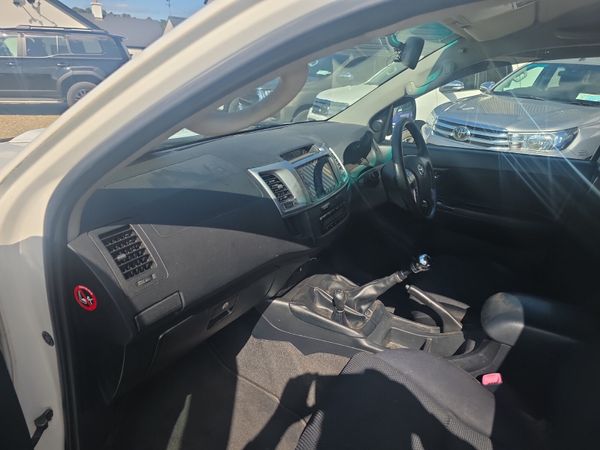Toyota Hilux 3.0 D4D Invincible 396310265