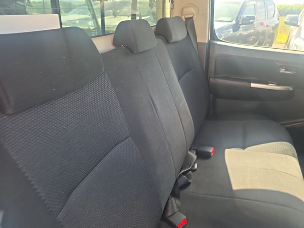 Toyota Hilux 3.0 D4D Invincible 396310276