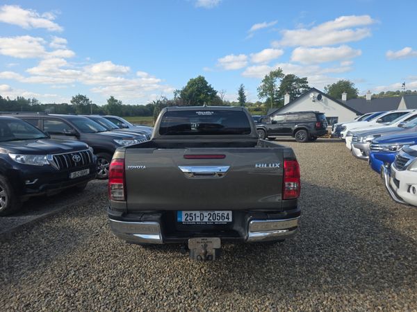 Toyota Hilux 2.8 D4D SR5 204Bhp 396311363