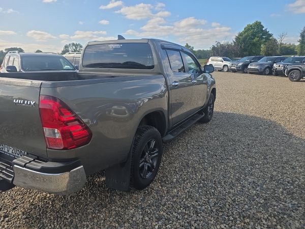 Toyota Hilux 2.8 D4D SR5 204Bhp 396311364