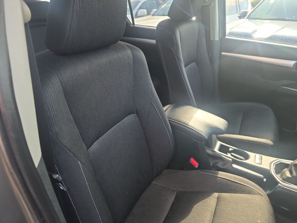 Toyota Hilux 2.8 D4D SR5 204Bhp 396311381