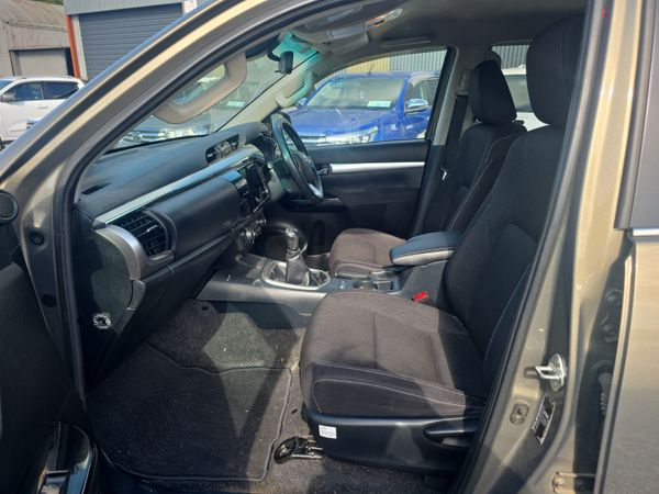 Toyota Hilux 2.8 D4D SR5 204Bhp 396311384