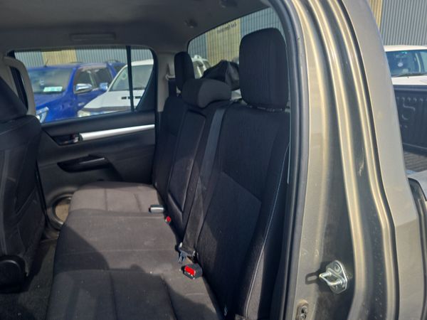 Toyota Hilux 2.8 D4D SR5 204Bhp 396311399