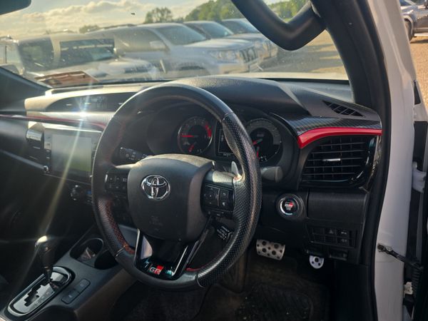 Toyota Hilux 2.8 D4D GR Sport 396313728