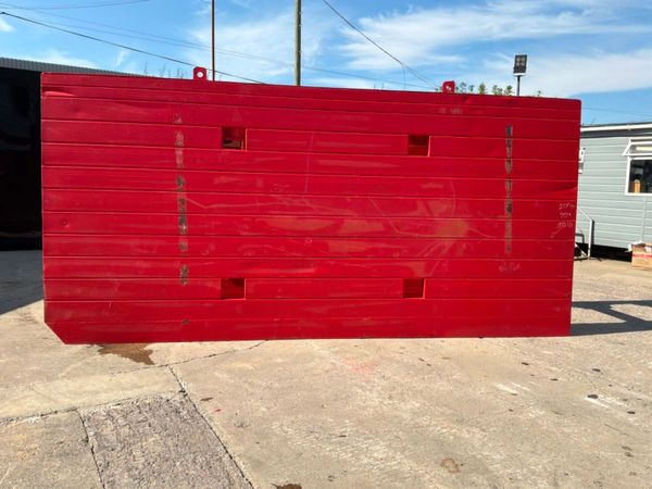 5.1mts X 2.4mts Conquip Trench box assembly....... 396452600