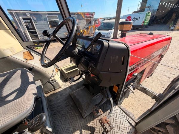 MASSEY FERGUSON MF 390 4WD  HILINE+ 396453003