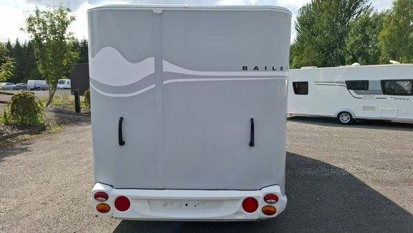 Bailey Discovery D4-4 Caravan 396474462