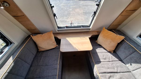 Bailey Discovery D4-4 Caravan 396474470