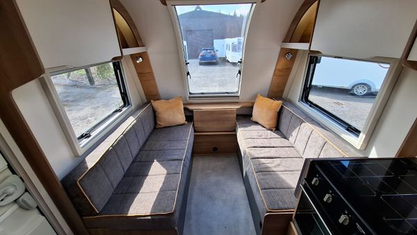 Bailey Discovery D4-4 Caravan 396474472