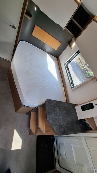 Bailey Discovery D4-4 Caravan 396474475