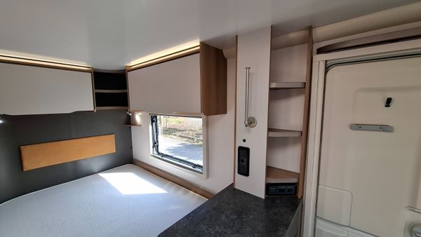 Bailey Discovery D4-4 Caravan 396474476