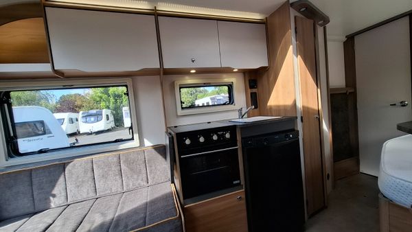 Bailey Discovery D4-4 Caravan 396474477