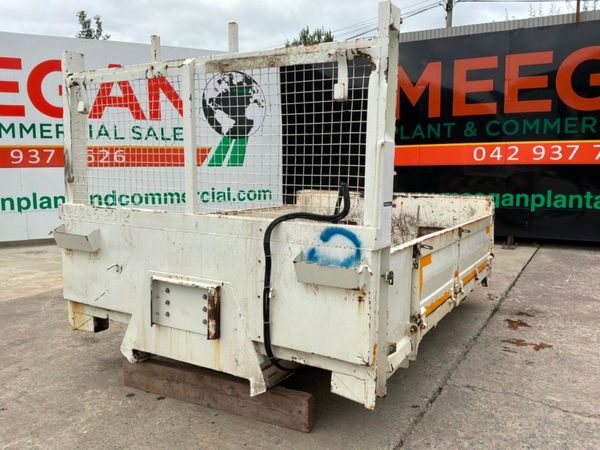 Demountable insulated dropside tipping body......1 396421667