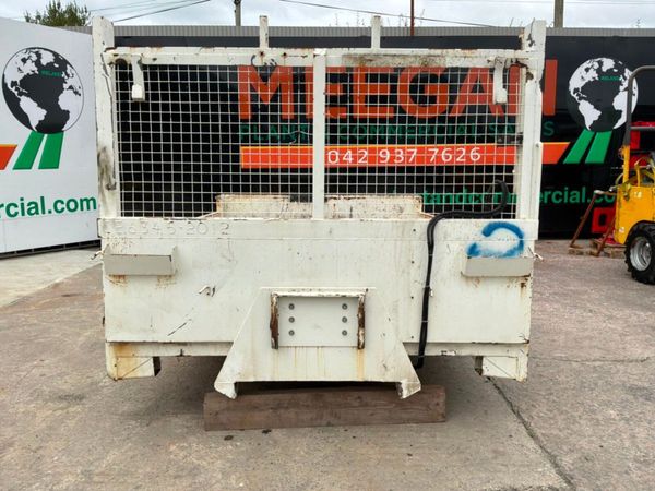 Demountable insulated dropside tipping body......1 396421670