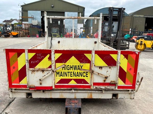 Demountable insulated dropside tipping body......1 396421680