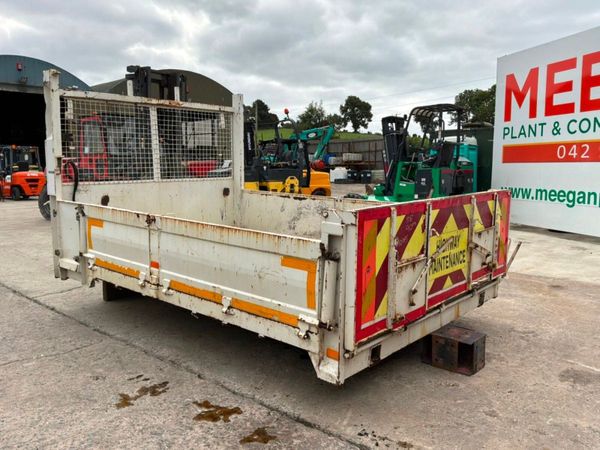 Demountable insulated dropside tipping body......1 396421689
