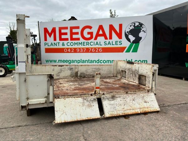 Demountable insulated dropside tipping body......1 396421693