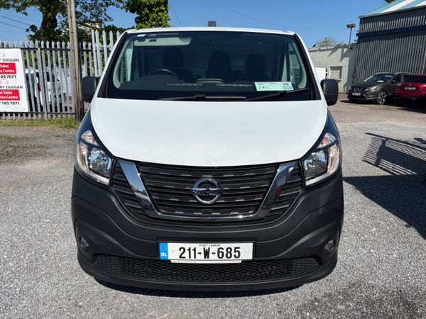 2021 Nissan NV300 396597635