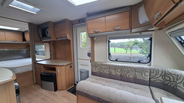 Swift Challenger Fixed Bed Caravan 396640157