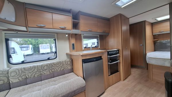 Swift Challenger Fixed Bed Caravan 396640158