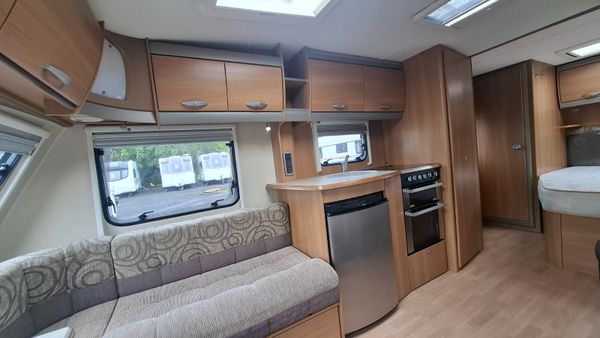 Swift Challenger Fixed Bed Caravan 396640159