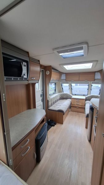 Swift Challenger Fixed Bed Caravan 396640166