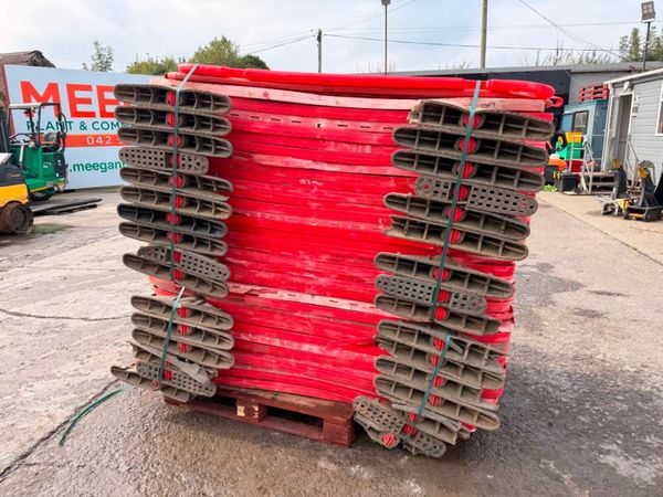 37 OF   CROWD CONTROL / PEDESTRIAN BARRIERS 396646197