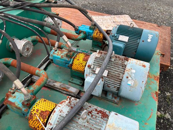 Horizontal waste recycling compactor / baler...... 396647076