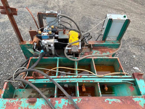 Horizontal waste recycling compactor / baler...... 396647152