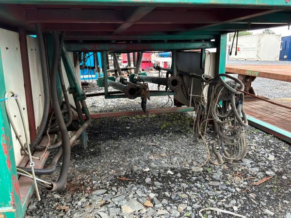 Horizontal waste recycling compactor / baler...... 396647186